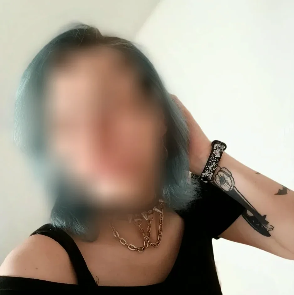 Angela, 34