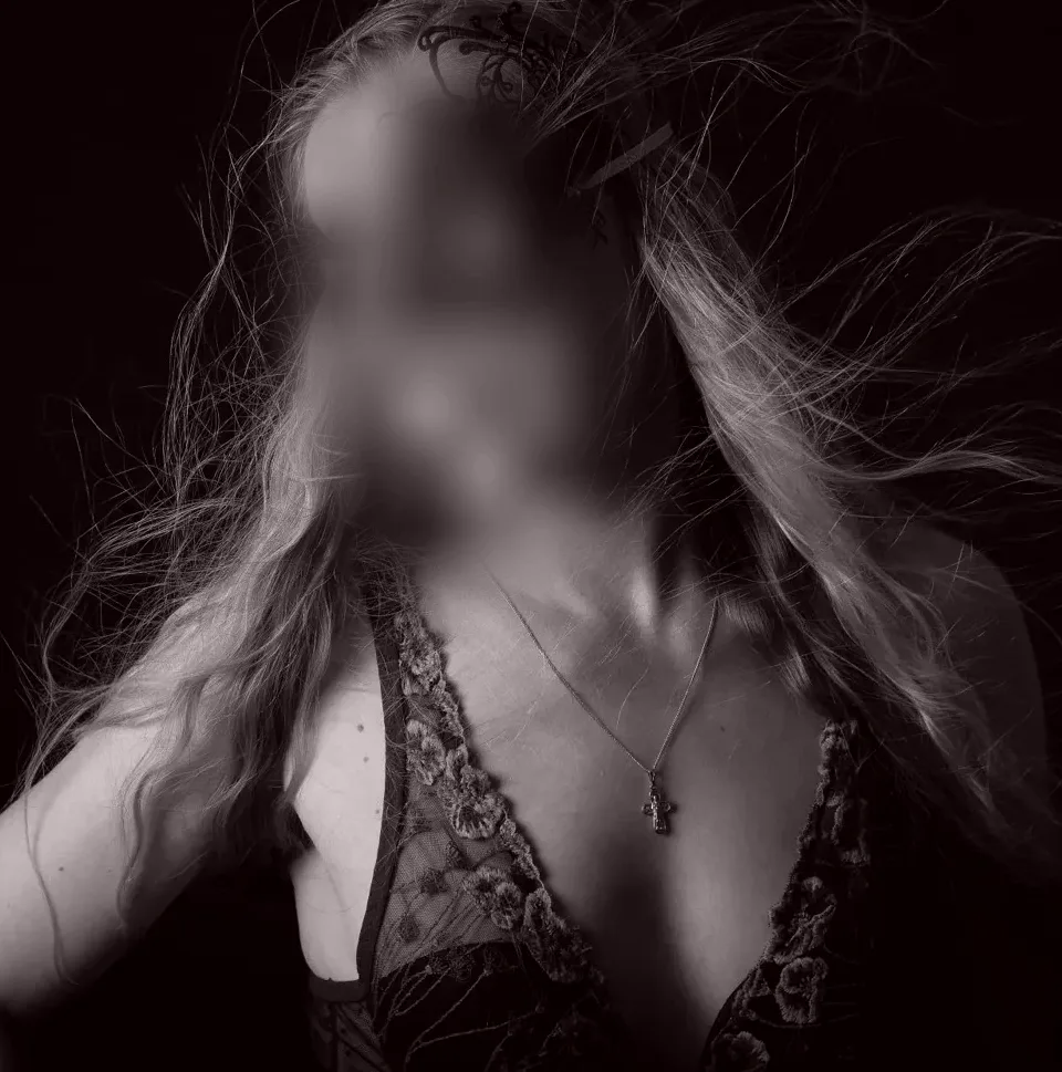 Bianca, 34