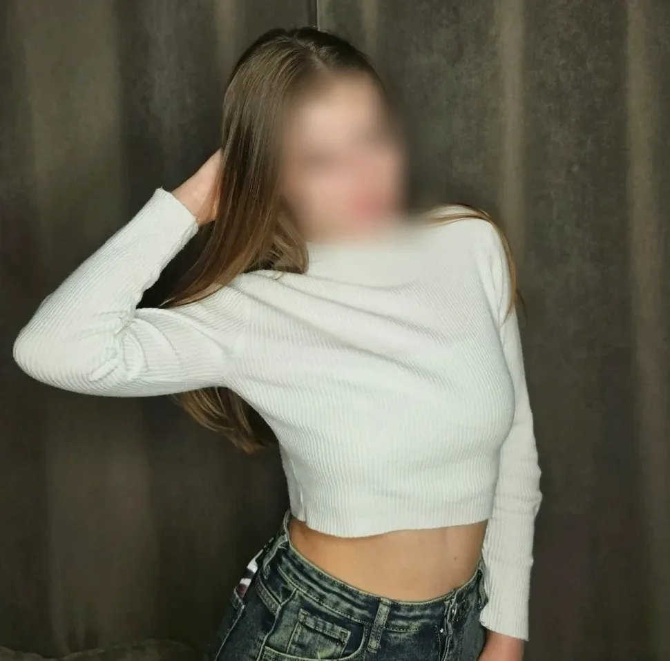 Cynthia, 23