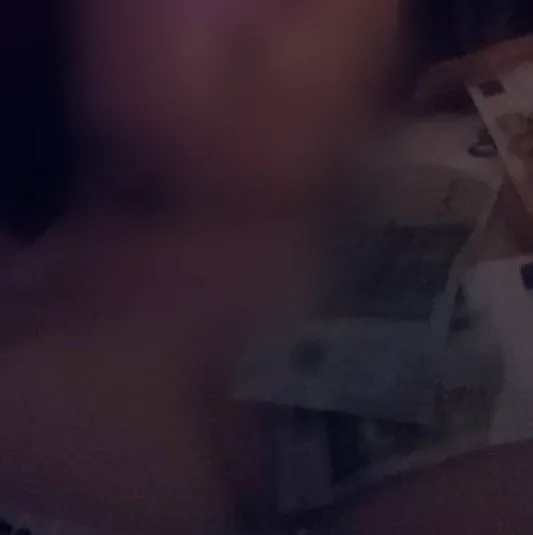 Esther, 29