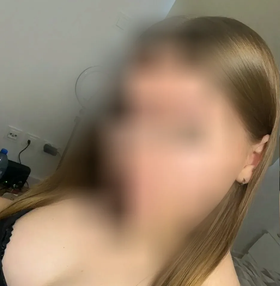 Nadia, 22