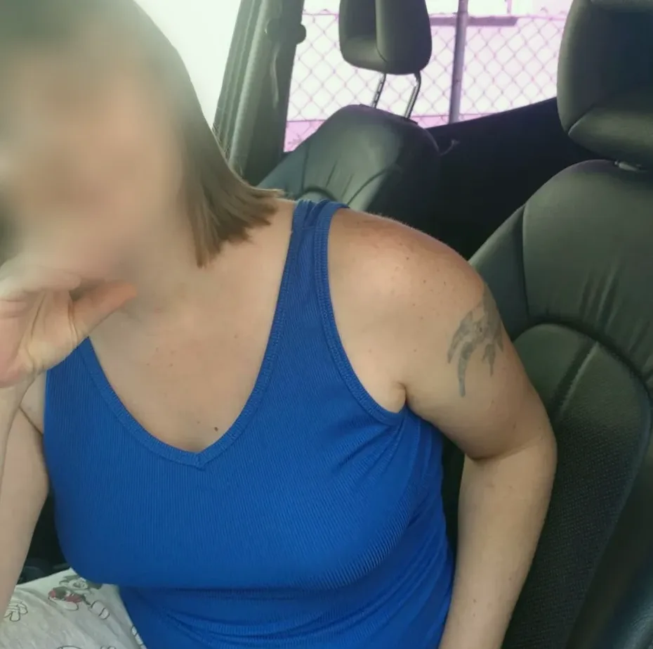 Norah, 39