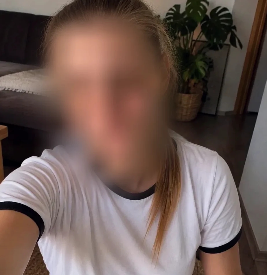 Yasmin, 21